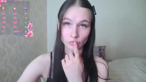 Lola online show from 05/05/26, 07:33