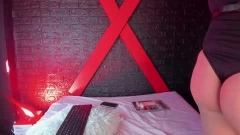 Lola online show from 11/17/25, 11:49