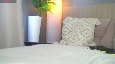 Lola online show from 04/25/26, 01:41