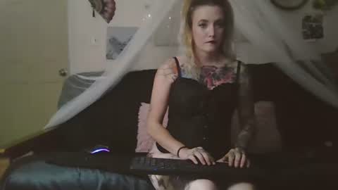 Lollipop Queen online show from 10/16/25, 06:58