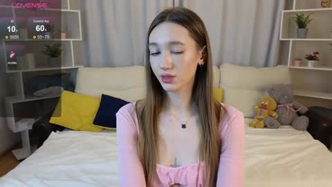 Snapshot of lolly_monica chatting on 01/06/25, 12:35 Monica online show from 01/06/25, 12:35