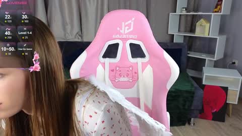 Snapshot of lolly_monica chatting on 01/25/25, 04:35 Monica online show from 01/25/25, 04:35