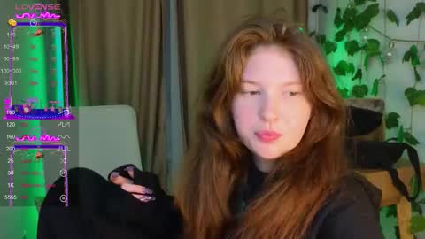 Snapshot of lolly_pump chatting on 10/04/25, 07:23 Mona online show from 10/04/25, 07:23