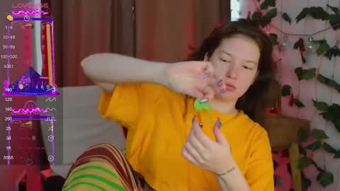 Snapshot of lolly_pump chatting on 10/08/25, 08:01 Mona online show from 10/08/25, 08:01