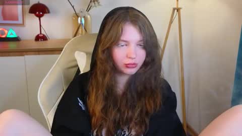 Snapshot of lolly_pump chatting on 10/09/25, 03:21 Mona online show from 10/09/25, 03:21