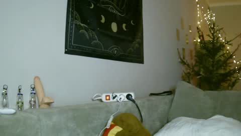 Lilly online show from 01/12/25, 04:31