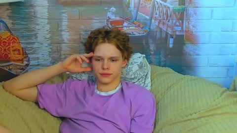 Nelis online show from 04/17/26, 03:48