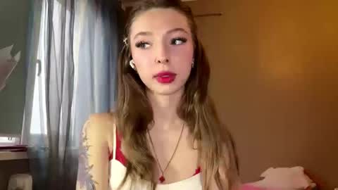 Snapshot of lomakamstra chatting on 03/15/26, 03:18 Lili online show from 03/15/26, 03:18