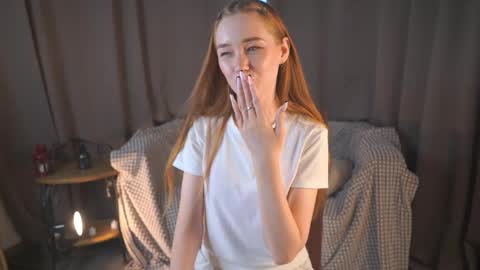 Snapshot of lonabirdon chatting on 05/23/26, 01:15 Mary online show from 05/23/26, 01:15