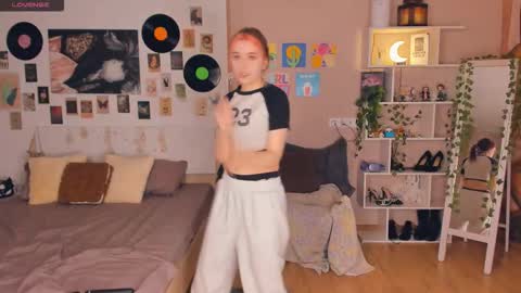 Lona online show from 02/11/26, 06:57