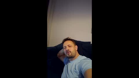 Snapshot of londbihung chatting on 03/20/26, 08:14 londbihung online show from 03/20/26, 08:14