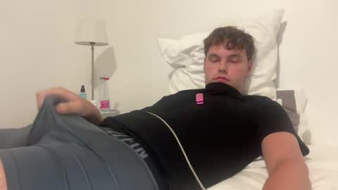 Snapshot of londonlad2002x chatting on 07/22/26, 01:08 londonlad2002x online show from 07/22/26, 01:08