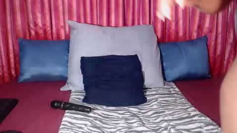 Snapshot of londylicious34 chatting on 09/25/25, 07:50 londylicious34 online show from 09/25/25, 07:50