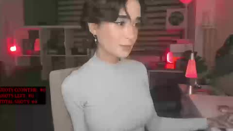 Snapshot of lonelly_lolly98 chatting on 09/20/25, 01:39 SABRINA online show from 09/20/25, 01:39