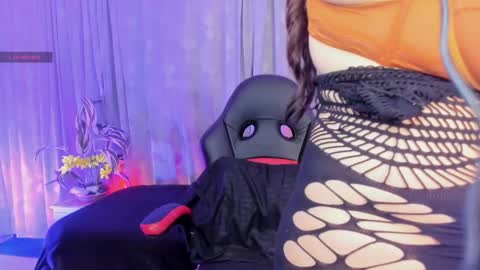 Jennifer  online show from 04/28/26, 06:35