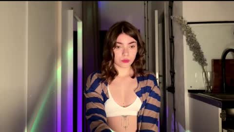 Snapshot of lonelycutia chatting on 11/16/25, 11:16 Luna online show from 11/16/25, 11:16