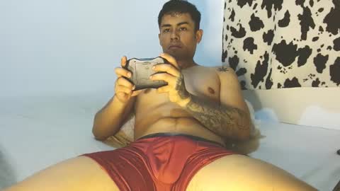 Snapshot of lonelydick2002 chatting on 01/23/25, 12:35 lonelydick2002 online show from 01/23/25, 12:35