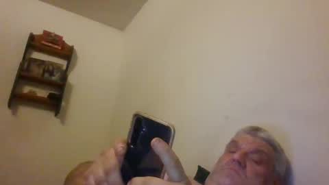 lonelytech72 online show from 02/01/25, 07:26