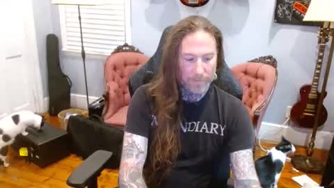 Snapshot of longhair021 chatting on 09/08/25, 03:44 longhair online show from 09/08/25, 03:44