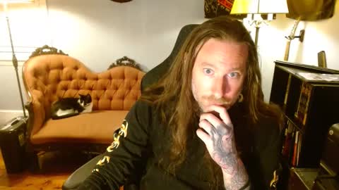 Snapshot of longhair021 chatting on 09/22/25, 03:52 longhair online show from 09/22/25, 03:52