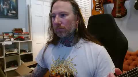 Snapshot of longhair021 chatting on 10/06/25, 07:11 longhair online show from 10/06/25, 07:11