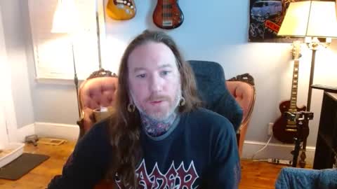 Snapshot of longhair021 chatting on 01/06/26, 02:10 longhair online show from 01/06/26, 02:10