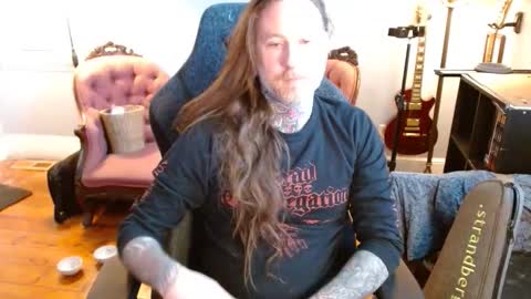 Snapshot of longhair021 chatting on 02/23/26, 07:44 longhair online show from 02/23/26, 07:44