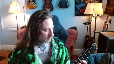 Snapshot of longhair021 chatting on 02/24/26, 04:38 longhair online show from 02/24/26, 04:38