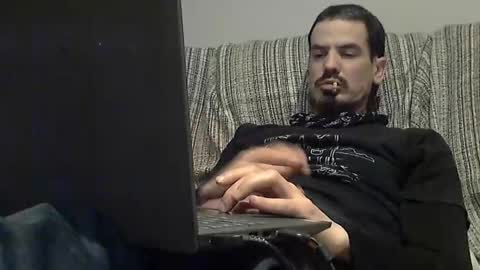 Snapshot of longnight5 chatting on 01/28/25, 04:18 Alejandro Rulitos Twitter longnight55 Intagram 5longnight5 online show from 01/28/25, 04:18