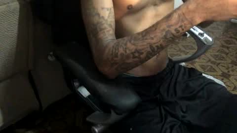 Snapshot of longshaft_ chatting on 01/12/26, 01:16 longshaft_ online show from 01/12/26, 01:16