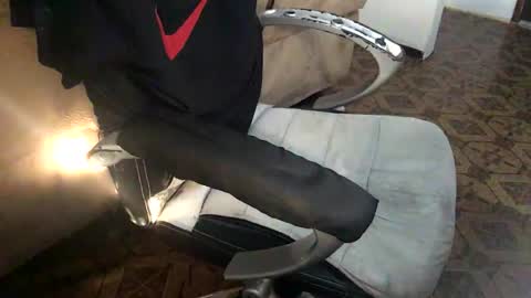 Snapshot of longshaft_ chatting on 02/13/26, 02:35 longshaft_ online show from 02/13/26, 02:35