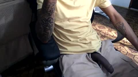 Snapshot of longshaft_ chatting on 03/18/26, 01:36 longshaft_ online show from 03/18/26, 01:36