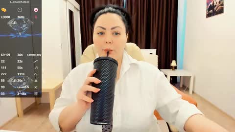 Snapshot of lonifire_7 chatting on 02/06/25, 12:16 Nina online show from 02/06/25, 12:16