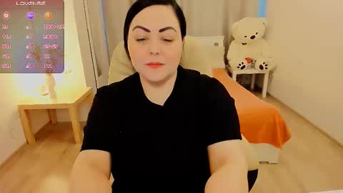 Snapshot of lonifire_7 chatting on 01/13/26, 12:43 Nina online show from 01/13/26, 12:43