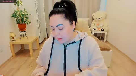 Snapshot of lonifire_7 chatting on 04/03/26, 01:20 Nina online show from 04/03/26, 01:20