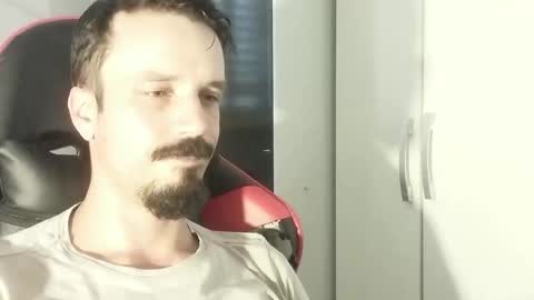 Snapshot of lookaz4010 chatting on 01/04/25, 02:04 Lucas online show from 01/04/25, 02:04