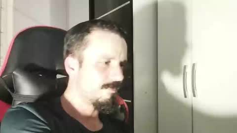 Snapshot of lookaz4010 chatting on 01/12/25, 12:28 Lucas online show from 01/12/25, 12:28