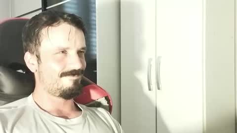 Snapshot of lookaz4010 chatting on 02/05/25, 01:11 Lucas online show from 02/05/25, 01:11