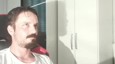 Snapshot of lookaz4010 chatting on 02/07/25, 12:06 Lucas online show from 02/07/25, 12:06