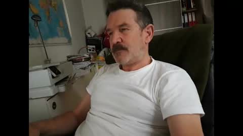 Snapshot of lookercgn chatting on 01/06/25, 12:02 lookercgn online show from 01/06/25, 12:02