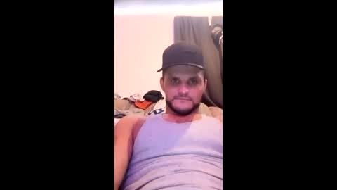 Snapshot of lookhim25 chatting on 05/15/26, 04:08 lookhim25 online show from 05/15/26, 04:08