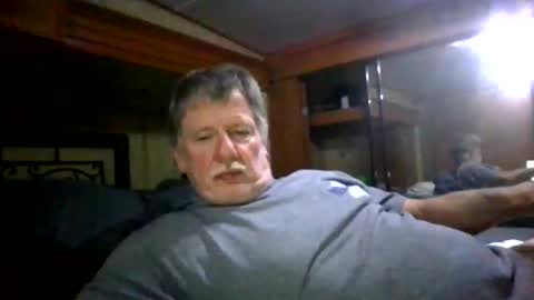 Snapshot of lookingagain181 chatting on 10/29/25, 12:18 lookingagain181 online show from 10/29/25, 12:18