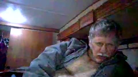 Snapshot of lookingagain181 chatting on 11/02/25, 01:02 lookingagain181 online show from 11/02/25, 01:02