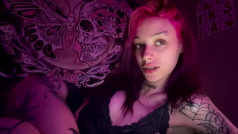 lookingforlona online show from 09/28/25, 03:50