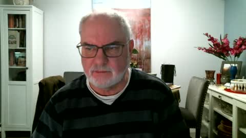 Snapshot of loop102 chatting on 02/08/25, 06:22 loop102 online show from 02/08/25, 06:22