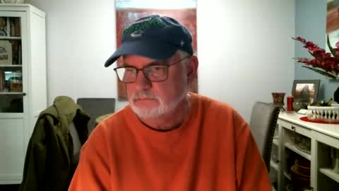 Snapshot of loop102 chatting on 03/08/25, 01:06 loop102 online show from 03/08/25, 01:06