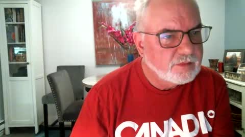 Snapshot of loop102 chatting on 09/27/25, 03:28 loop102 online show from 09/27/25, 03:28