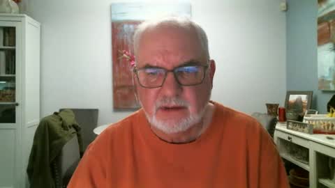 Snapshot of loop102 chatting on 10/03/25, 11:46 loop102 online show from 10/03/25, 11:46