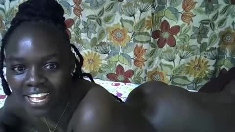 lora_amor online show from 04/04/26, 09:34
