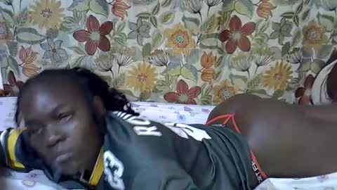 lora_amor online show from 06/05/26, 12:50